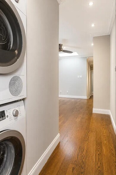 Building Photo - 438 W 52nd St