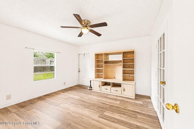 Building Photo - 1202 Linmoor Cir NE