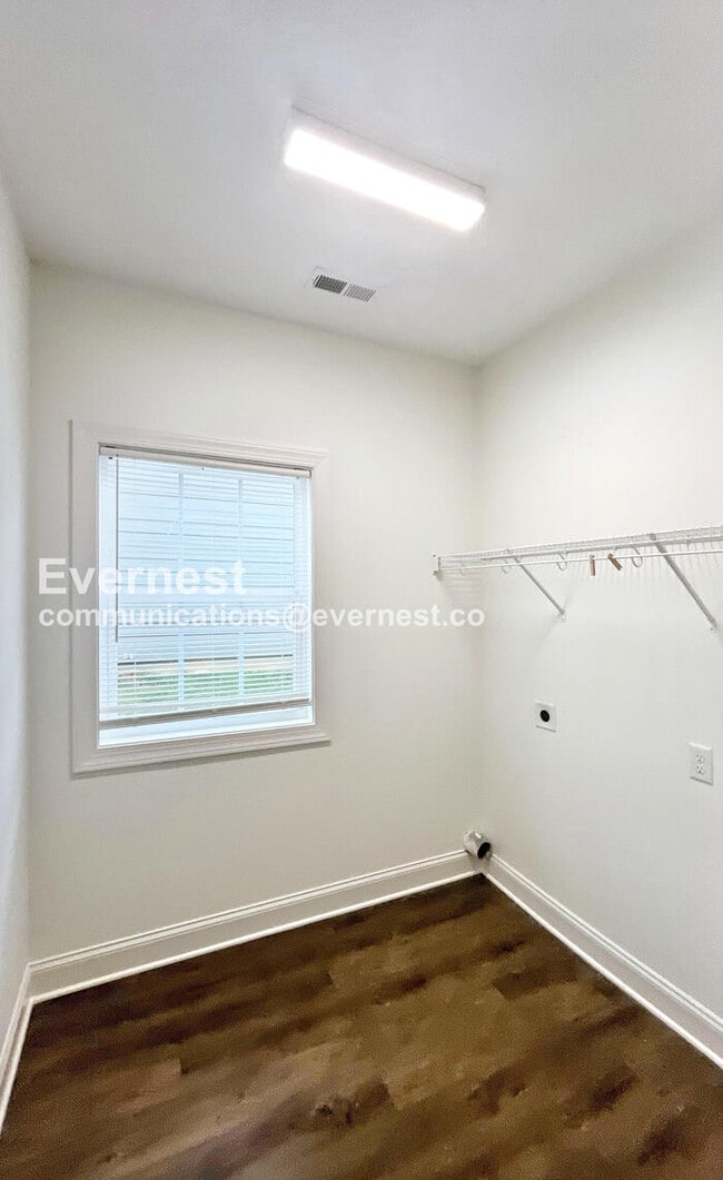 Building Photo - 1604 McBrien Rd