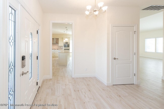 Building Photo - 12 Cindy Ct