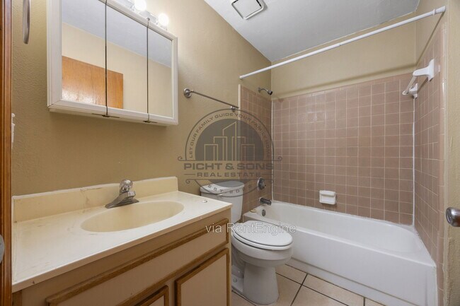 Building Photo - 1260 Continental Ct