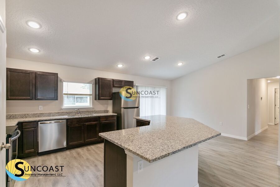 Building Photo - 8009 N Primrose Dr