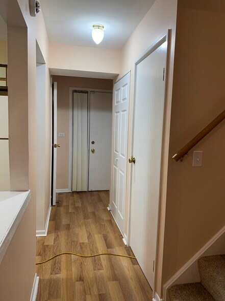 Building Photo - 519 Racine Ln