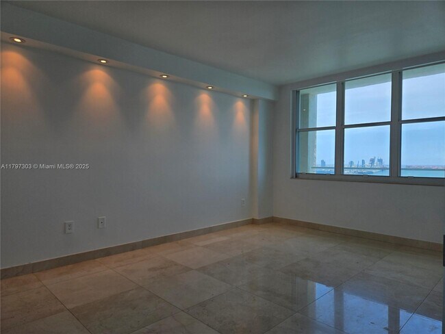 Building Photo - 800 Claughton Island Dr