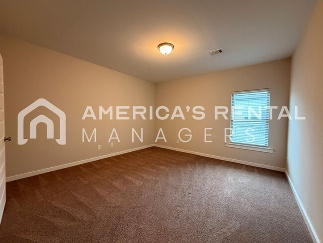 Building Photo - Modern Living in Brookwood!