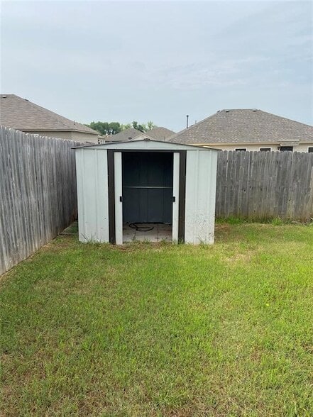 Building Photo - 1204 Granite Ln