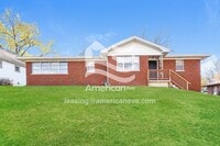 Building Photo - 630 W Adams St