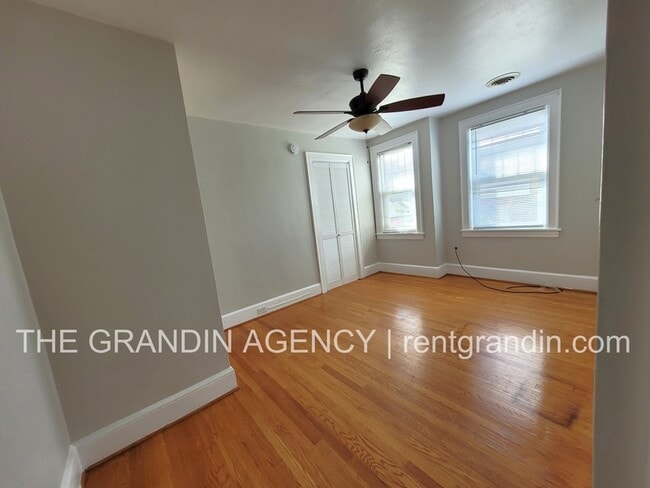 Building Photo - 2803 Burton Ave NW