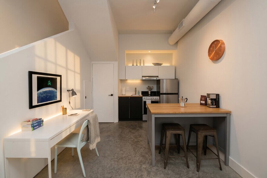 Building Photo - 1429 Elm St