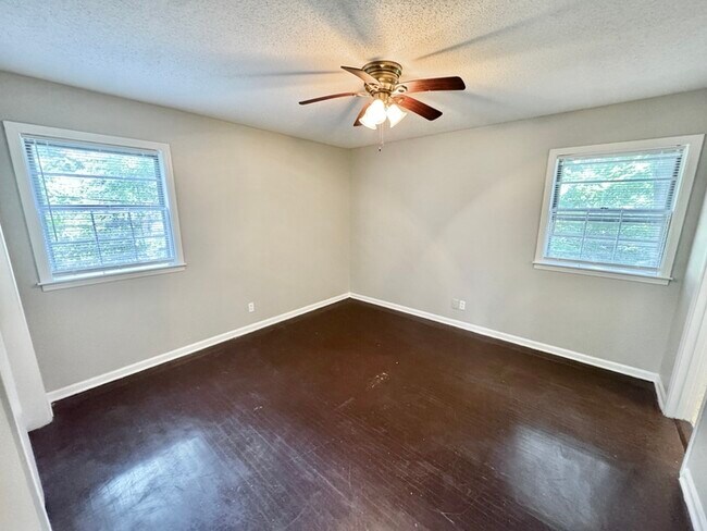 Building Photo - 2511 Frayser Blvd