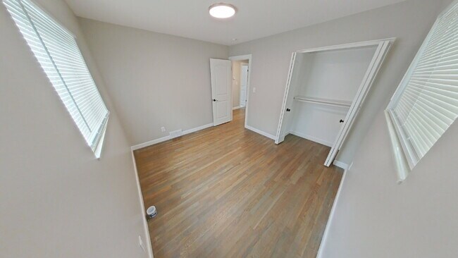 Building Photo - "3-Bed Sterling Heights Home with Granite Kitchen & Finished Basement!"
