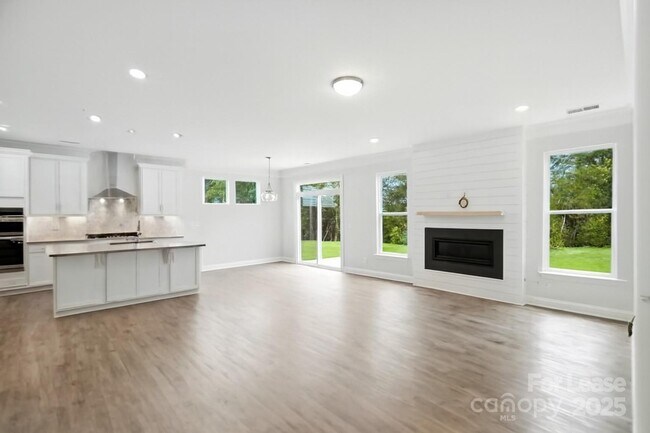 Building Photo - 5409 Verona Rd