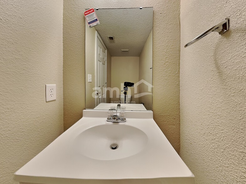 Building Photo - 1783 Blue Lake Dr