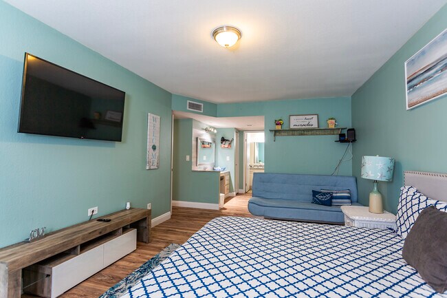 Building Photo - 4127 N 79th Dr