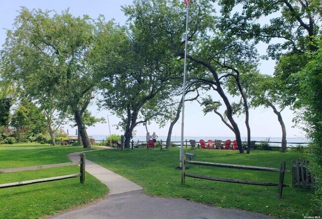 Building Photo - 11 Beach Rd