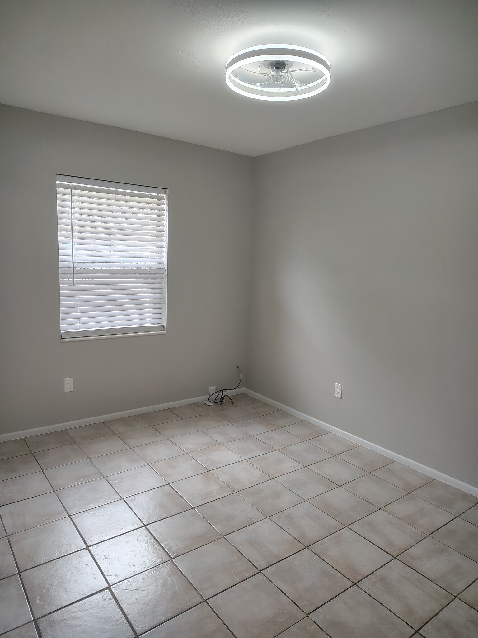 Building Photo - 5301 E 18th Ave