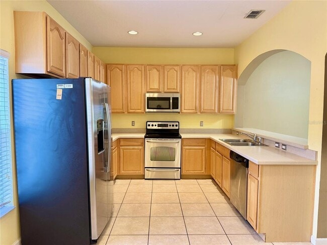 Building Photo - 16752 Cedar Crest Dr