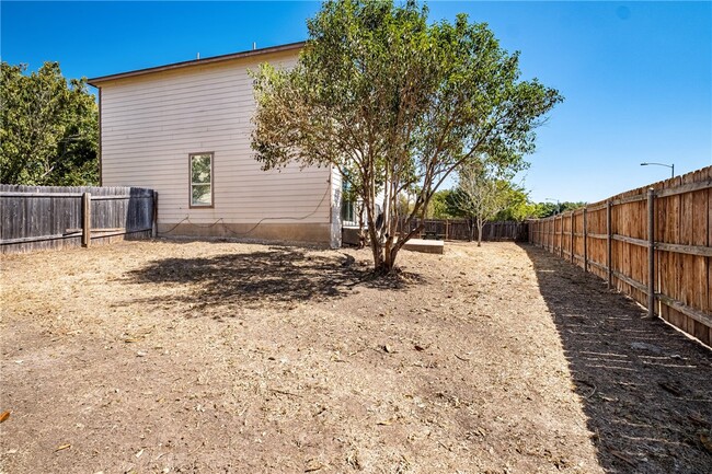 Building Photo - 8109 Verbank Villa