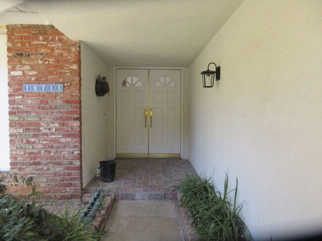 Building Photo - Duggan Property Management, Inc presents, Gorgeous home in Porter Ranch On Braemore Rd.