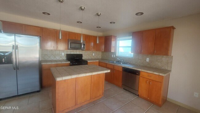 Building Photo - 3808 Tierra Allen Pl