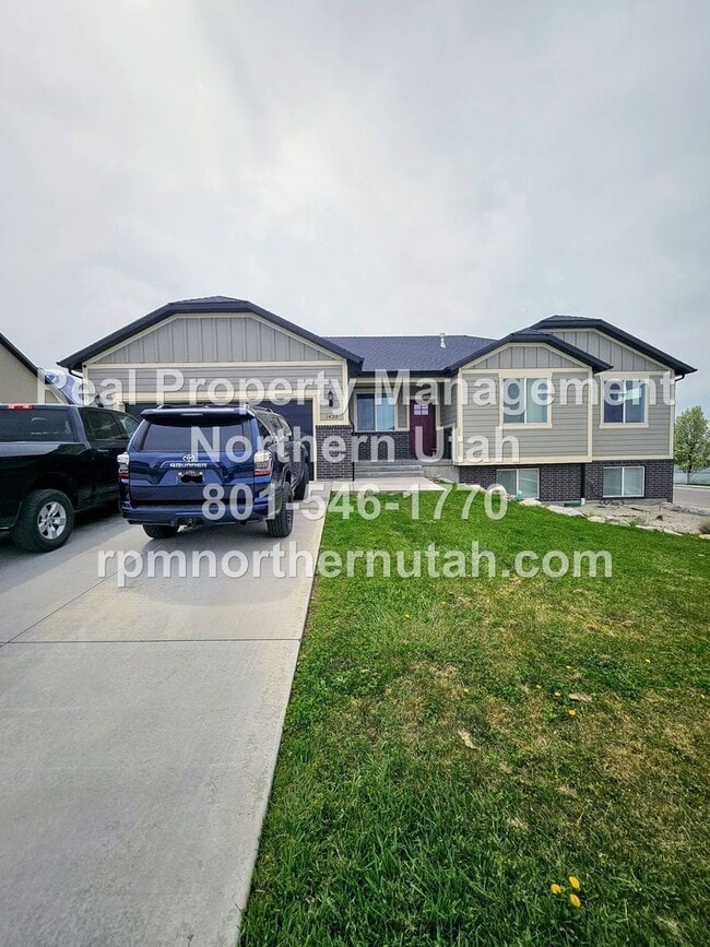 Building Photo - 3 Bedroom 2 Bath Duplex in Perry Now Avail...