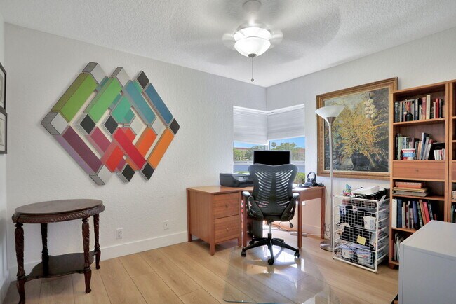 Building Photo - 2850 Carambola Cir S