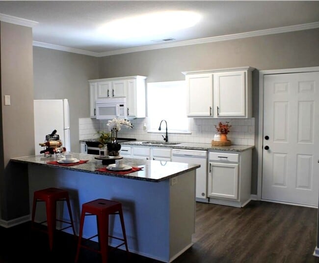 Building Photo - 27 Corinth Rd