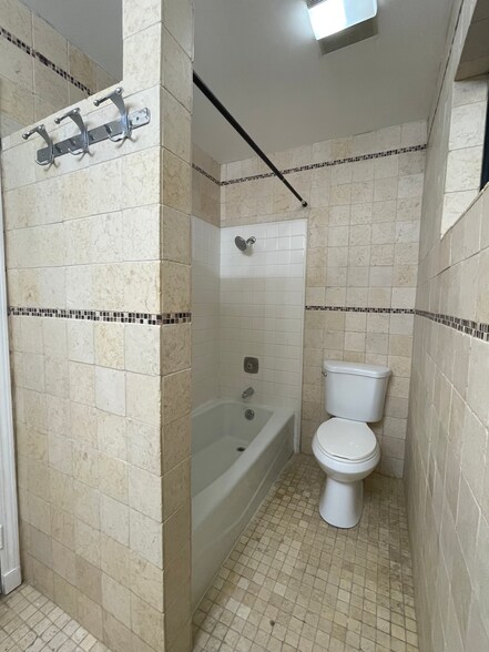 Building Photo - 25660 Allen Way