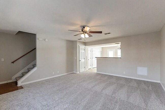 Building Photo - 2 Bed, 2.5 Bath Townhome in Indian Creek
