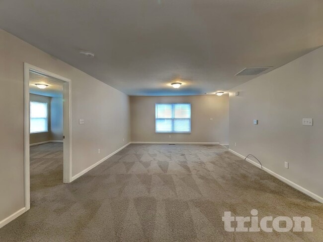 Building Photo - 906 W Clinton St