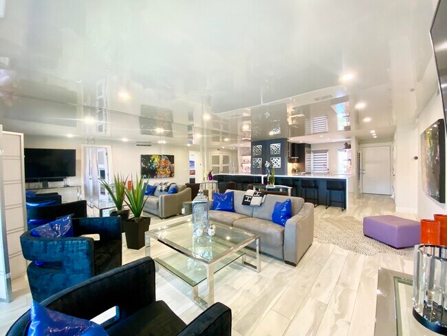Building Photo - 2871 N Ocean Blvd