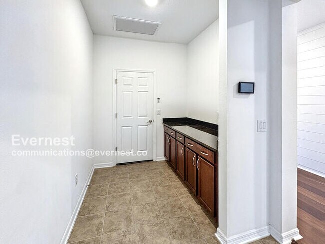 Building Photo - 10641 Cardera Dr