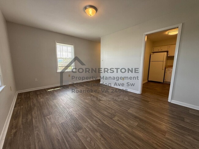 Building Photo - 6502 Carefree Ln