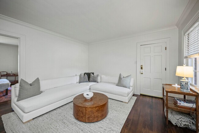 Building Photo - 1411 Fontaine Rd