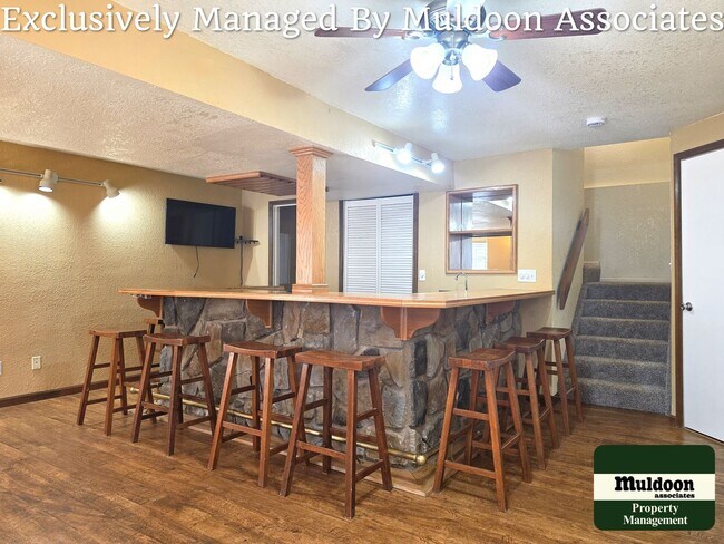 Building Photo - 5920 Kittery Dr