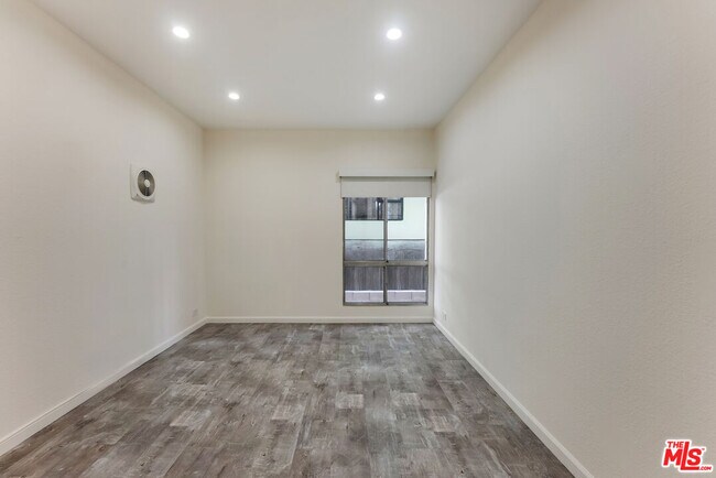 Building Photo - 1440 Veteran Ave