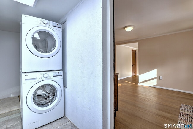 Building Photo - 127 Mulberry St