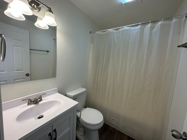 Building Photo - *COMING SOON* 3 Bedroom 1 Bath Single Fami...