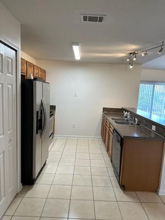 Building Photo - 6880 Skaff Ave