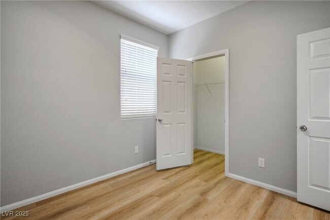 Building Photo - 9136 Cocowoods Pl