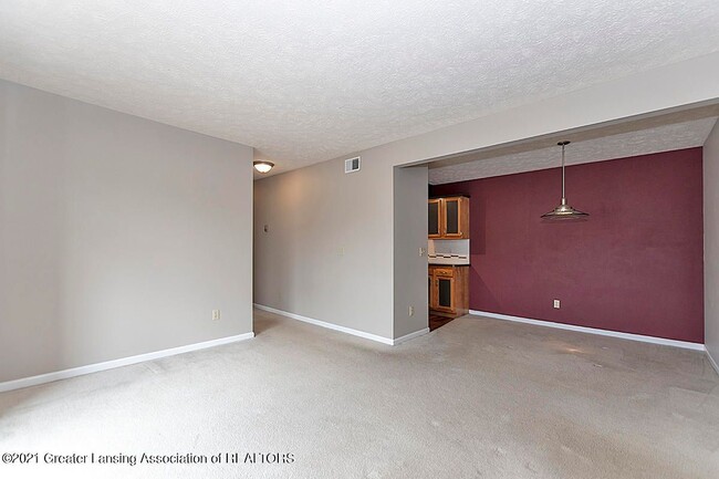 Building Photo - 322 Pere Marquette Dr