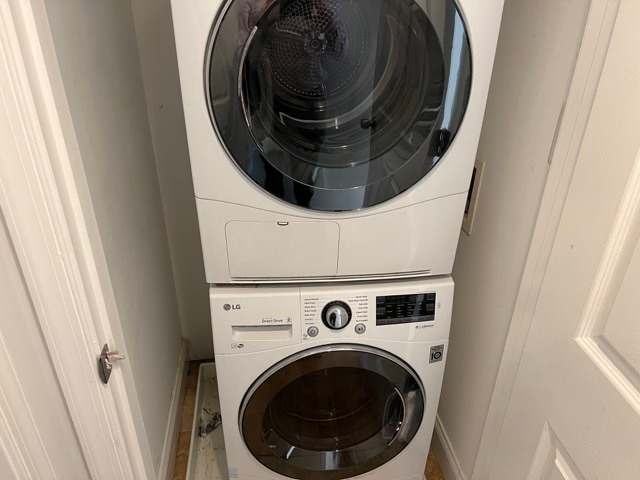 In-unit washer and dryer - 217 S Regester St