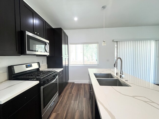 Building Photo - 1057 Circle City Dr