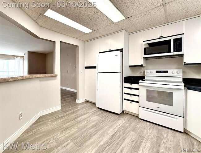 Building Photo - 875 GreenView Ct