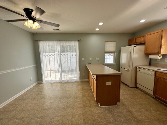 Building Photo - Exclusively Offered by Muse Realty Rentals...