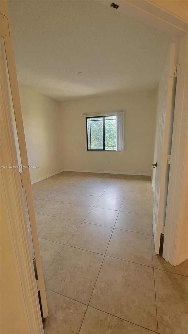 Building Photo - 3018 Alcazar Pl