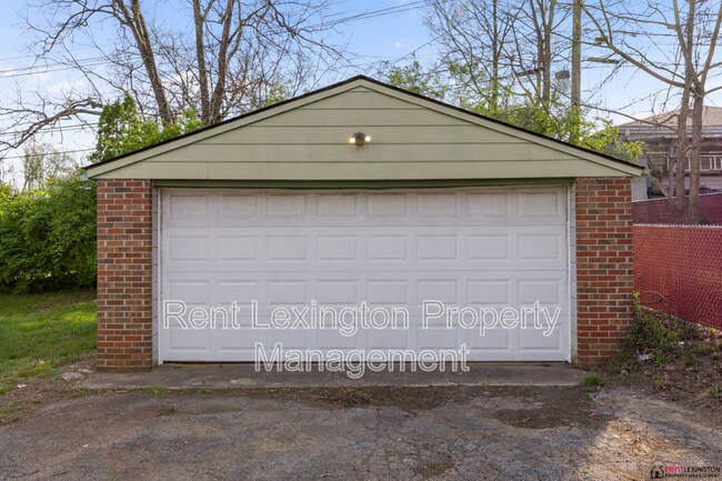 Building Photo - 1036 Whitehall Pl