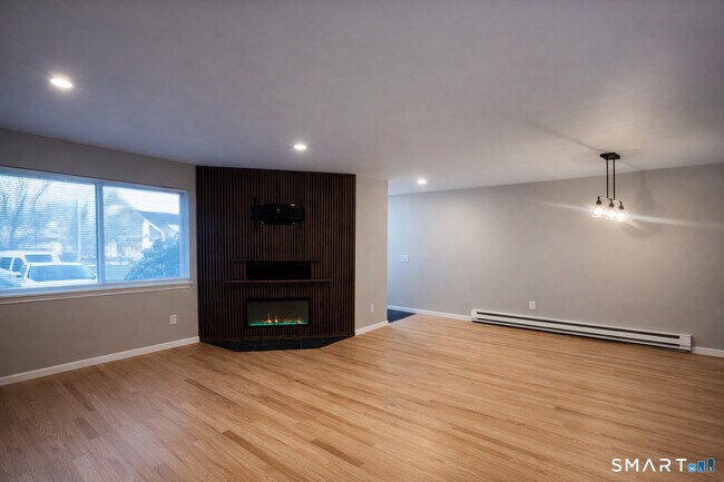 Building Photo - 103 Willow Springs