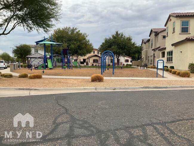 Building Photo - 2507 N 148th Dr