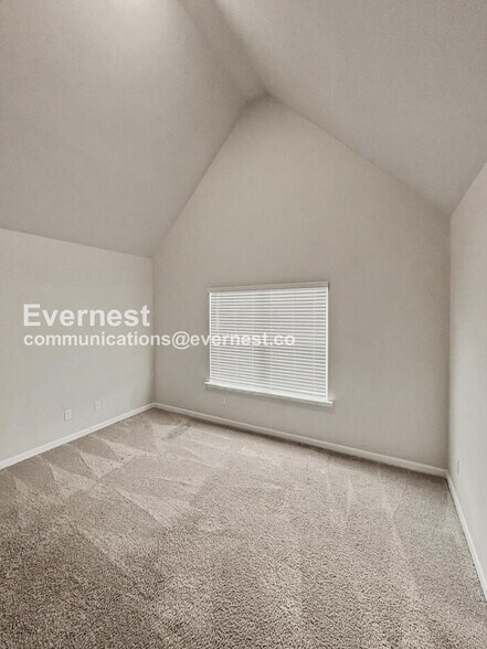 Building Photo - 320 Paxton LN